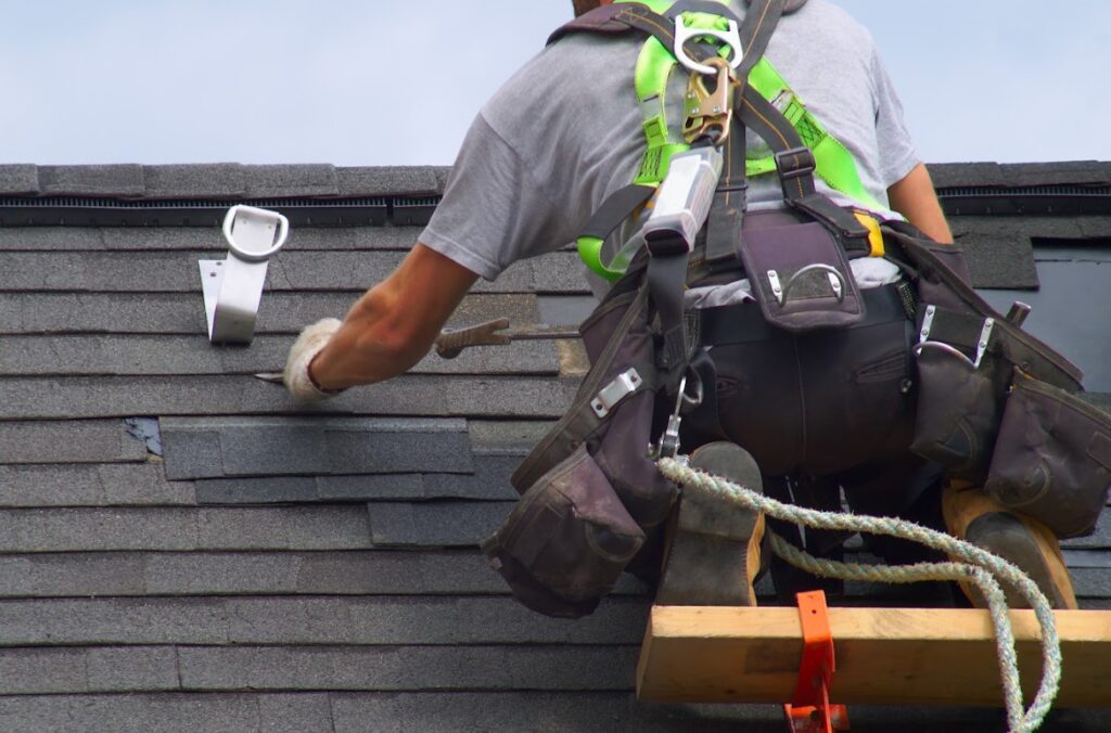licensed roofers in Lancaster